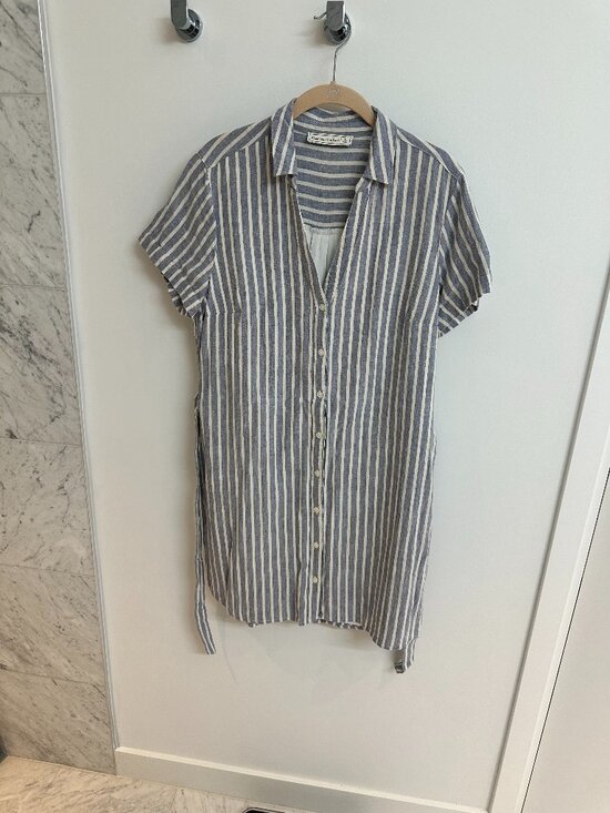 Abercrombie & Fitch Dresses & Skirts - Abercrombie & Fitch Blue and White Striped Mini Shirt Dress